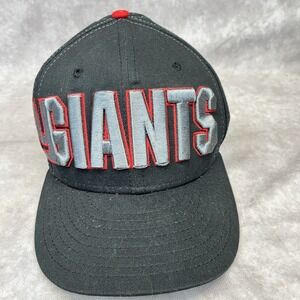 New York Giants Hat 9FIFTY NFL Snapback New Era Cap Black Red Spell Out